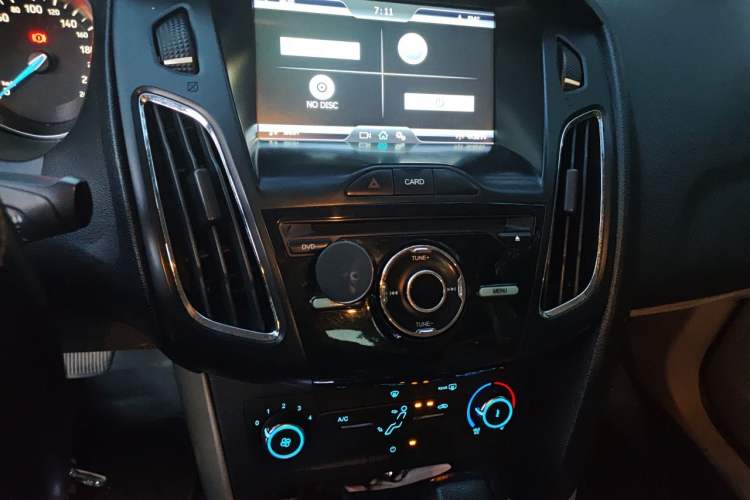 Used Ford Focus 2015 Sedan 1.6L Automatic Comfort Model Audio And AC Panel