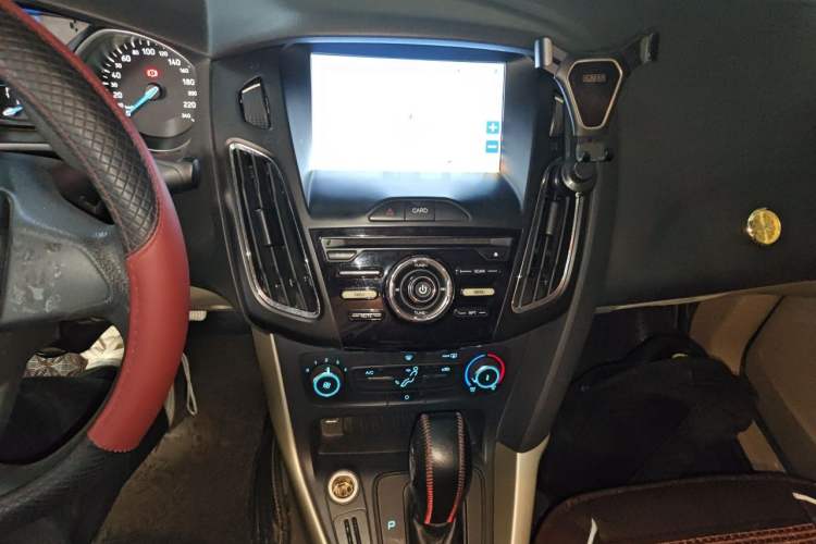 Used Ford Focus 2015 Sedan 1.6L Automatic Comfort Model Audio And AC Panel