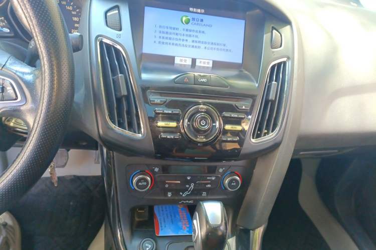Used Ford Focus 2015 Sedan EcoBoost 125 Automatic Supreme Style Edition Audio And AC Panel