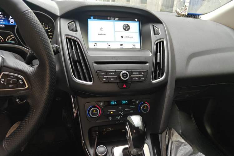 Used Ford Focus 2015 Hatchback EcoBoost 180 Automatic Elite Model Audio And AC Panel