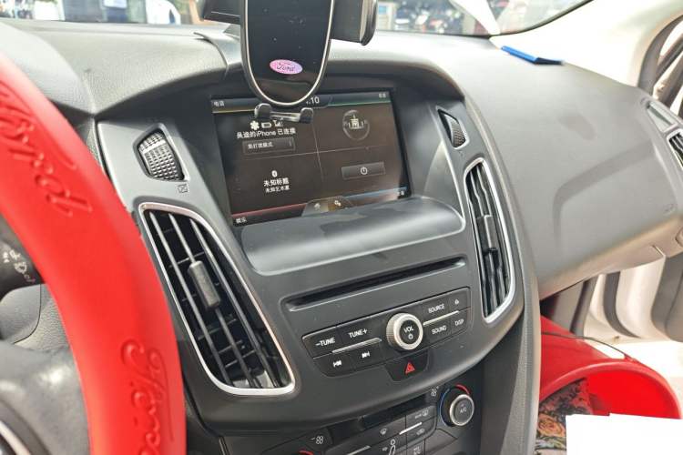 Used Ford Focus 2015 Hatchback EcoBoost 180 Automatic Elite Model Audio And AC Panel