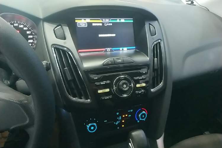 Used Ford Focus 2015 Hatchback 1.6L Automatic Comfort Model Audio And AC Panel