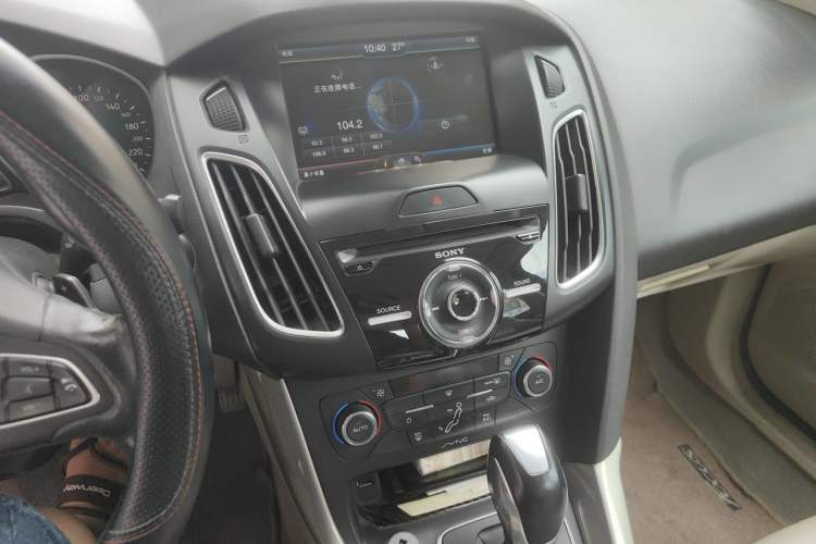 Used Ford Focus 2015 Sedan EcoBoost 180 Automatic Flagship Model Audio And AC Panel