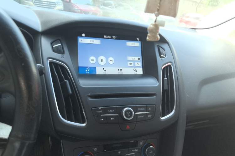 Used Ford Focus 2015 Hatchback EcoBoost 180 Automatic Elite Model Audio And AC Panel