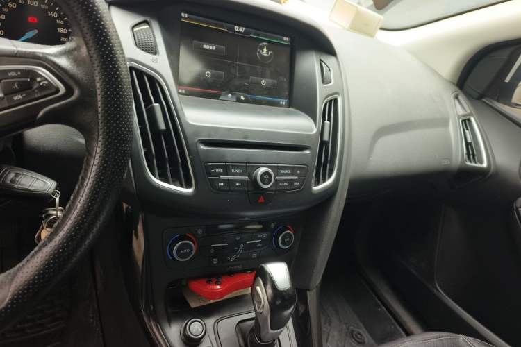 Used Ford Focus 2015 Sedan EcoBoost 180 Automatic Elite Model Audio And AC Panel
