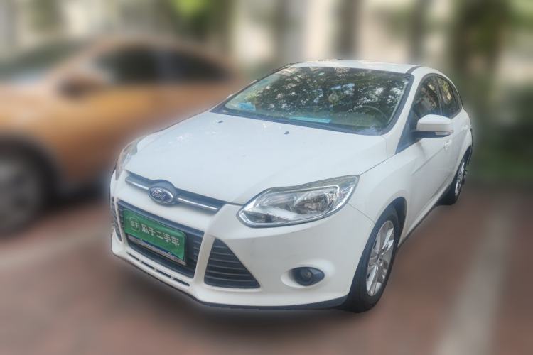 Used Ford Focus 2015 Hatchback 1.6L Automatic Comfort Model Guazi used car, China used car export, Used car for sale, Used Ford cars, Cheapest cars for sale