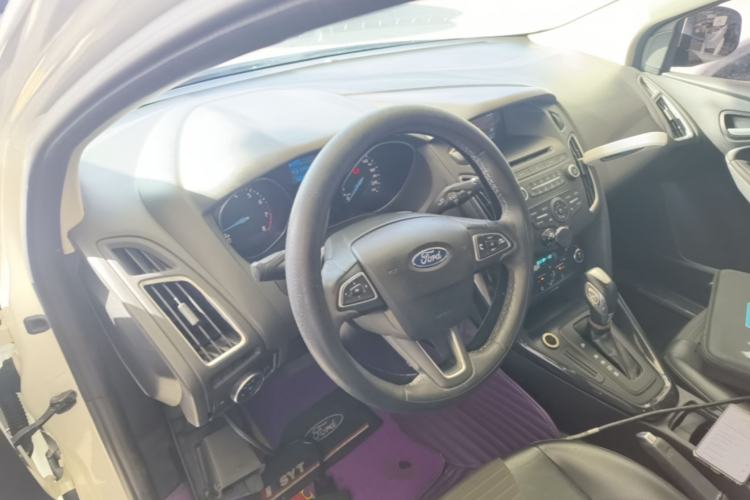 Used Ford Focus 2015 Sedan 1.6L Automatic Trend Model Center Console