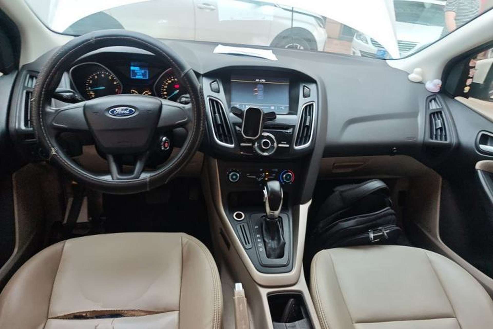 Used Ford Focus 2015 Sedan 1.6L Automatic Comfort Model Center Console