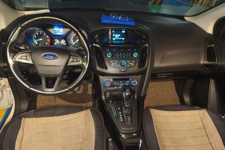 Used Ford Focus 2015 Sedan 1.6L Automatic Trend Model Center Console