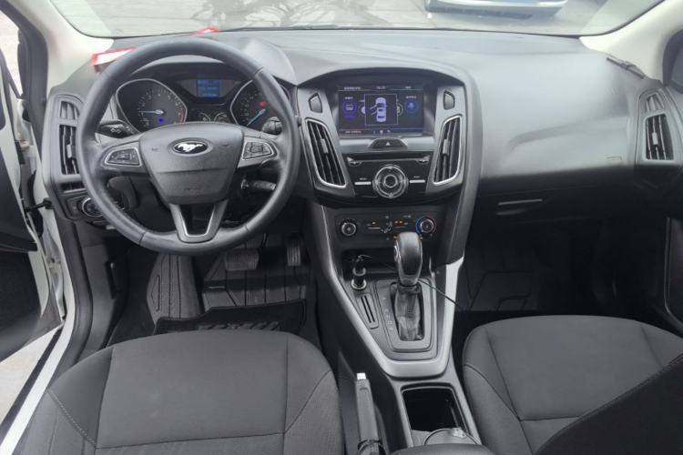 Used Ford Focus 2015 Hatchback 1.6L Automatic Comfort Model Center Console
