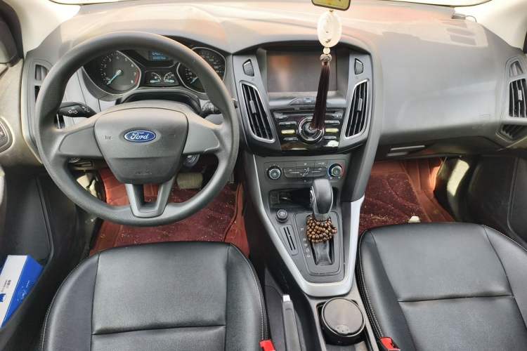 Used Ford Focus 2015 Hatchback 1.6L Automatic Comfort Model Center Console