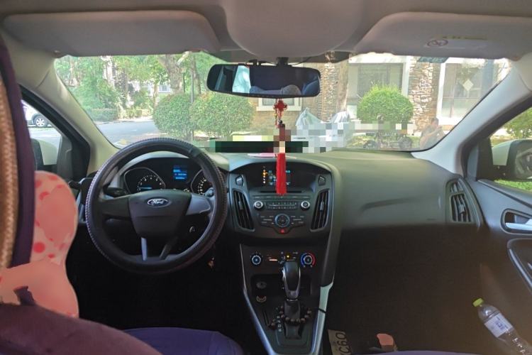 Used Ford Focus 2015 Hatchback 1.6L Automatic Comfort Model Center Console