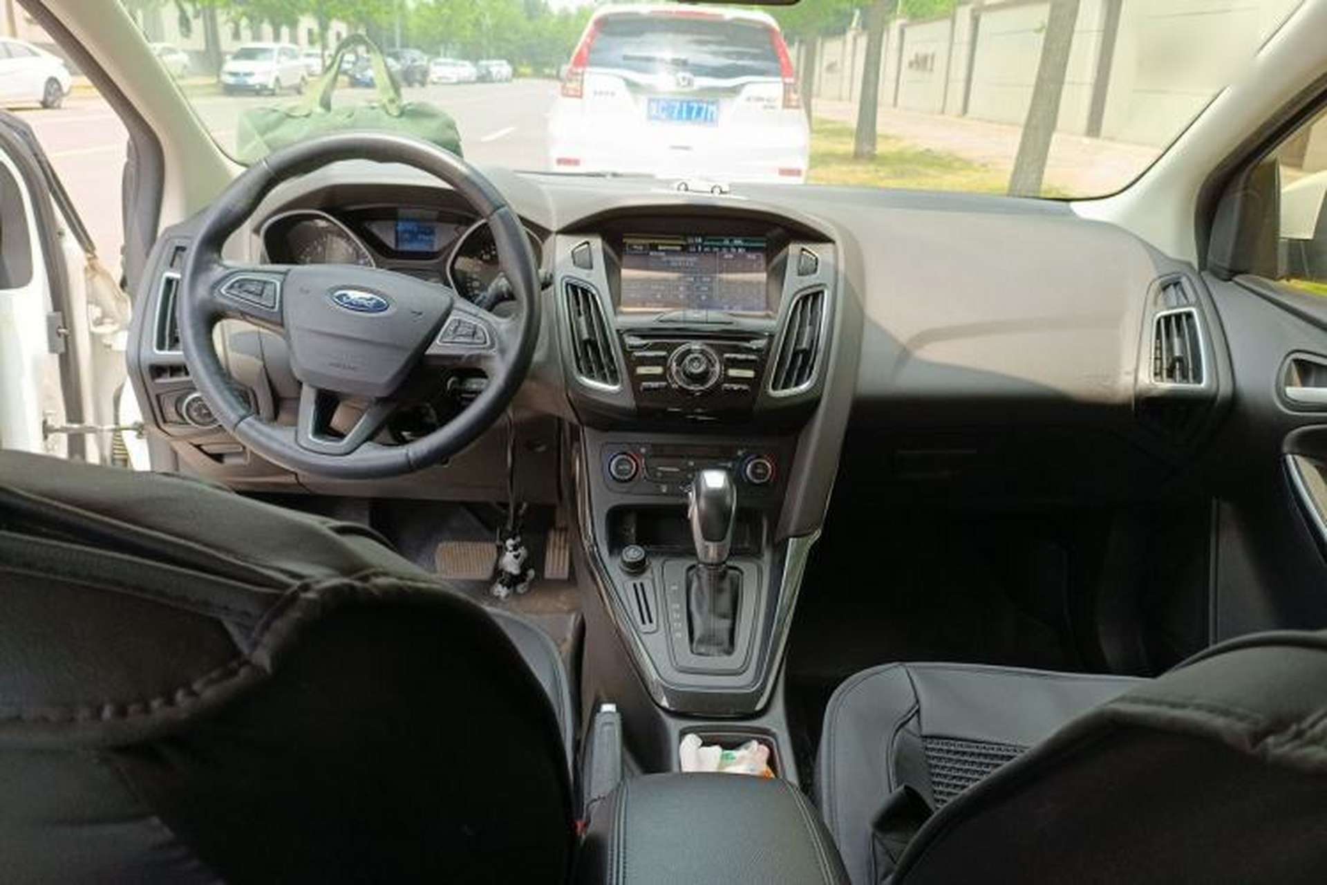 Used Ford Focus 2015 Hatchback 1.6L Automatic Fashion Edition Center Console