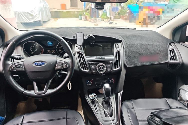 Used Ford Focus 2015 Sedan 1.6L Automatic Trend Model Center Console