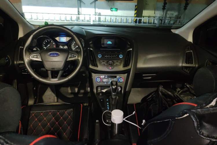 Used Ford Focus 2015 Sedan EcoBoost 125 Automatic Supreme Style Edition Center Console