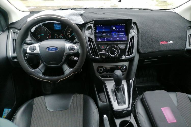 Used Ford Focus 2015 Sedan 1.6L Automatic Trend Model Center Console