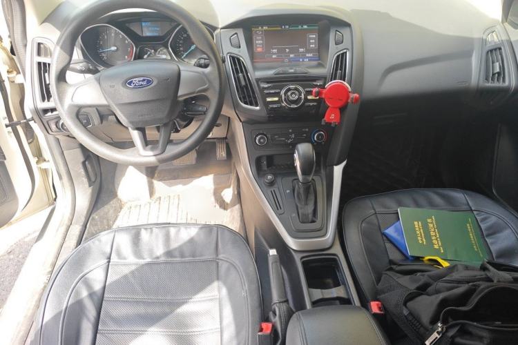 Used Ford Focus 2015 Hatchback 1.6L Automatic Comfort Model Center Console