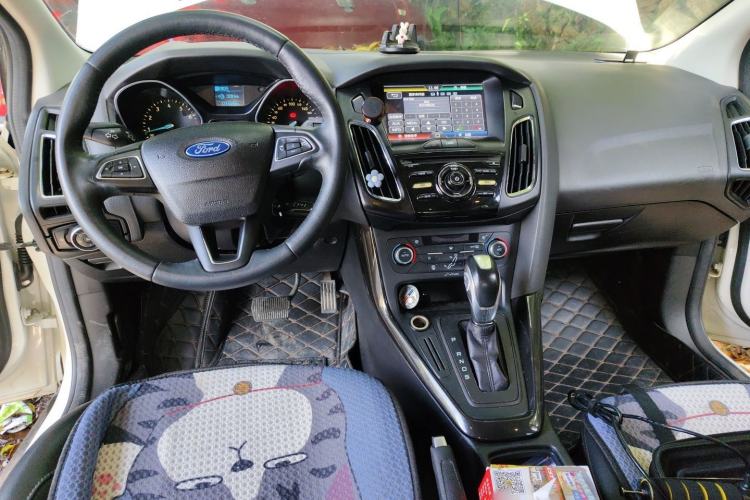 Used Ford Focus 2015 Sedan 1.6L Automatic Trend Model Center Console