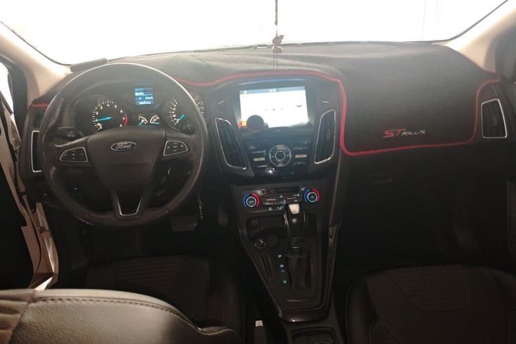 Used Ford Focus 2015 Sedan 1.6L Automatic Trend Model Center Console