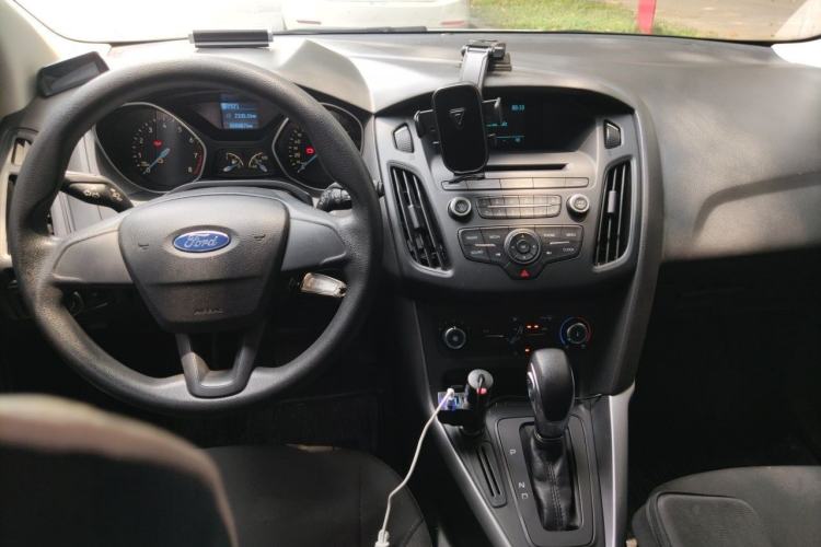 Used Ford Focus 2015 Hatchback 1.6L Automatic Comfort Model Center Console