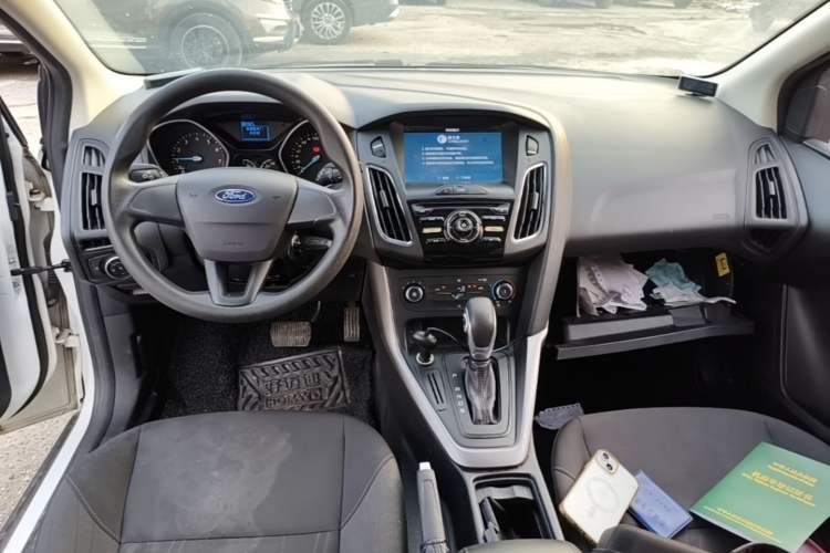 Used Ford Focus 2015 Hatchback 1.6L Automatic Comfort Model Center Console