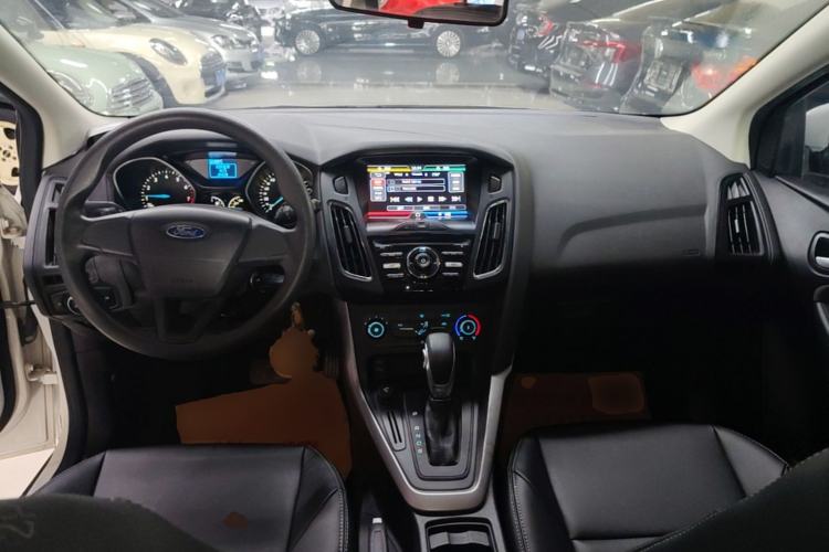 Used Ford Focus 2015 Hatchback 1.6L Automatic Comfort Model Center Console