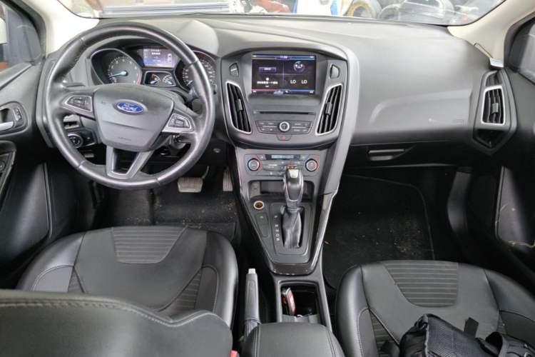 Used Ford Focus 2015 Sedan EcoBoost 180 Automatic Elite Model Center Console