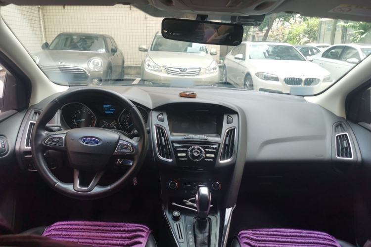 Used Ford Focus 2015 Sedan 1.6L Automatic Trend Model Center Console