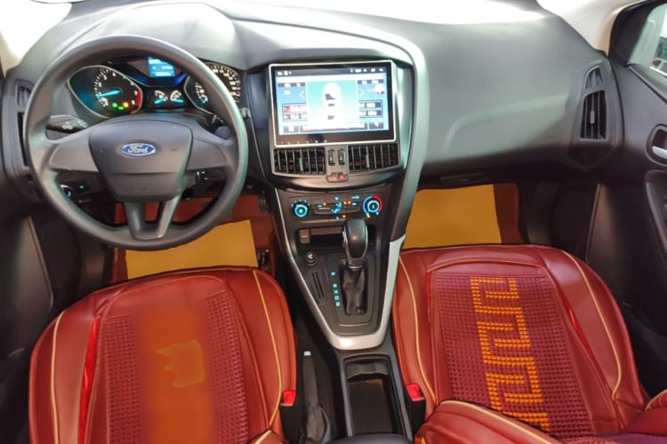 Used Ford Focus 2015 Hatchback 1.6L Automatic Comfort Model Center Console