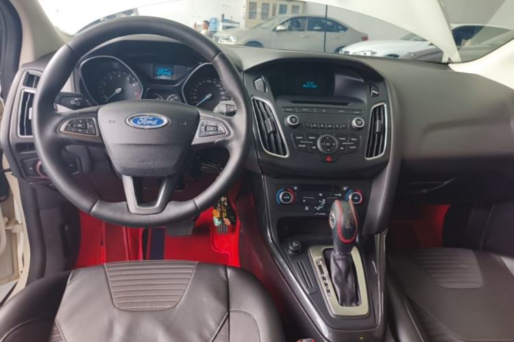 Used Ford Focus 2015 Sedan 1.6L Automatic Trend Model Center Console