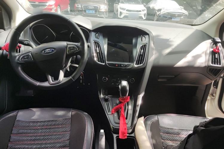 Used Ford Focus 2015 Sedan 1.6L Automatic Trend Model Center Console