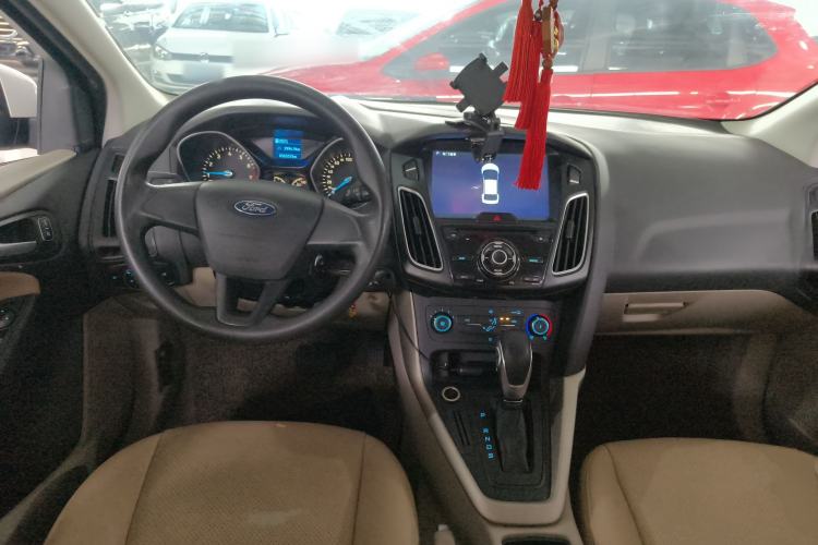 Used Ford Focus 2015 Sedan 1.6L Automatic Comfort Model Center Console