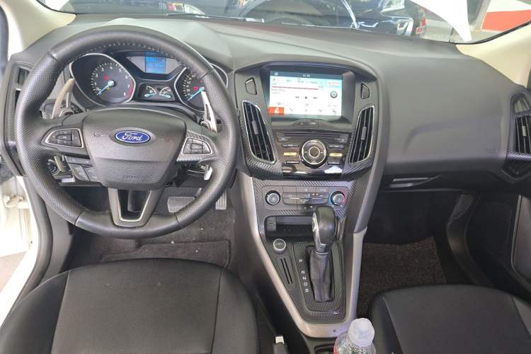 Used Ford Focus 2015 Hatchback 1.6L Automatic Comfort Model Center Console