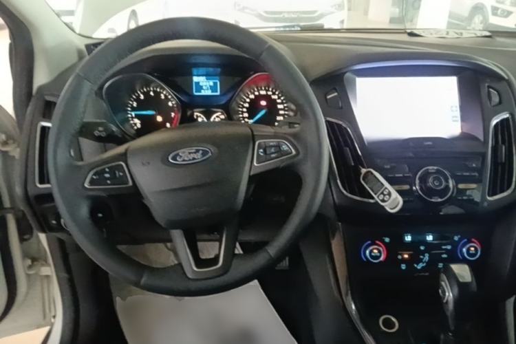 Used Ford Focus 2015 Sedan 1.6L Automatic Trend Model Center Console