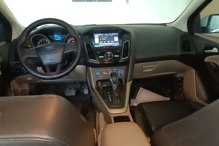Used Ford Focus 2015 Sedan 1.6L Automatic Comfort Model Center Console