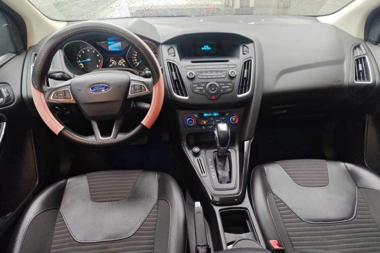 Used Ford Focus 2015 Sedan 1.6L Automatic Trend Model Center Console