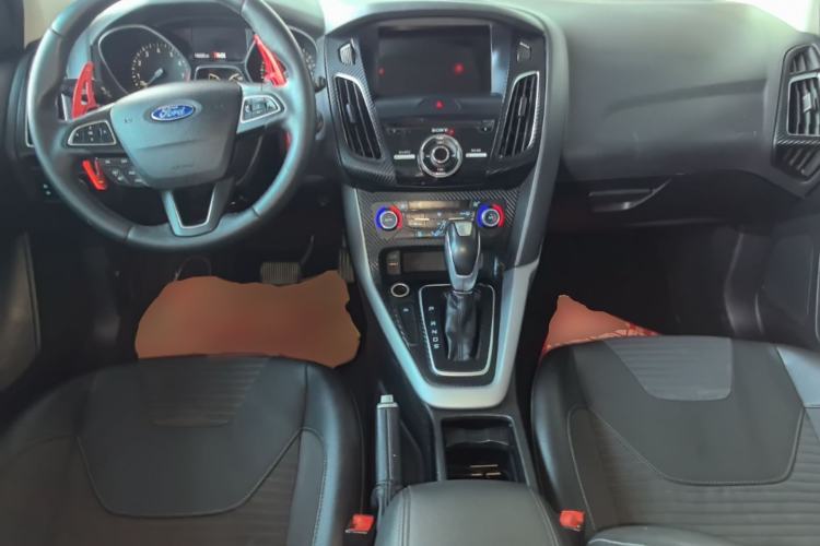 Used Ford Focus 2015 Hatchback EcoBoost 180 Automatic Sport Model Center Console