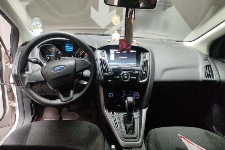 Used Ford Focus 2015 Hatchback 1.6L Automatic Comfort Model Center Console