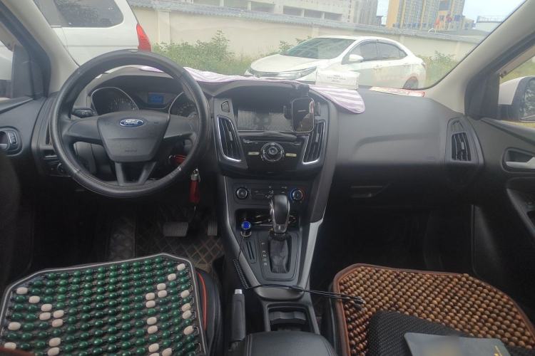 Used Ford Focus 2015 Hatchback 1.6L Automatic Comfort Model Center Console