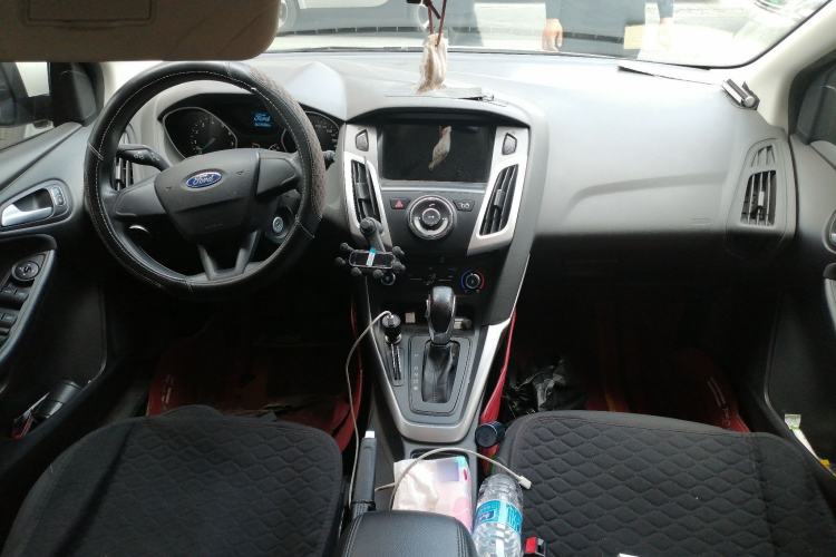 Used Ford Focus 2015 Hatchback 1.6L Automatic Comfort Model Center Console