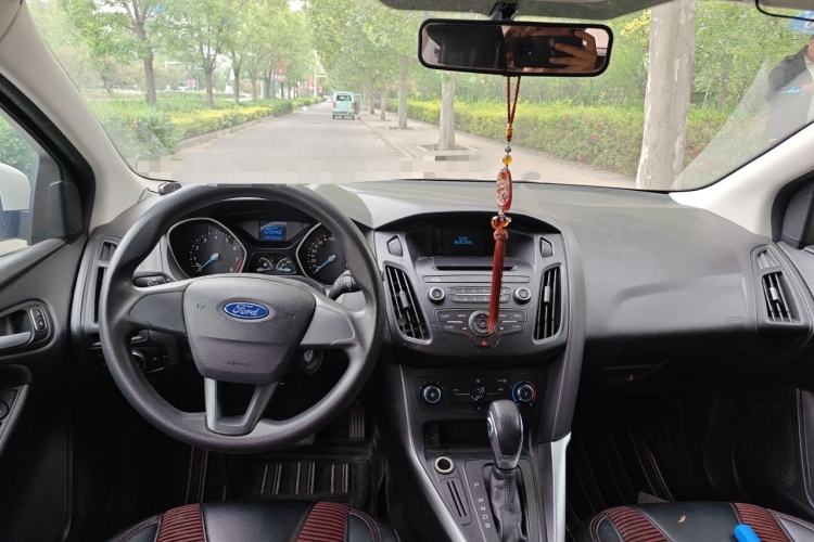 Used Ford Focus 2015 Hatchback 1.6L Automatic Comfort Model Center Console