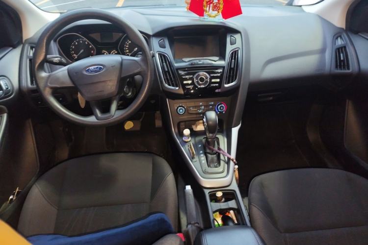 Used Ford Focus 2015 Hatchback 1.6L Automatic Comfort Model Center Console