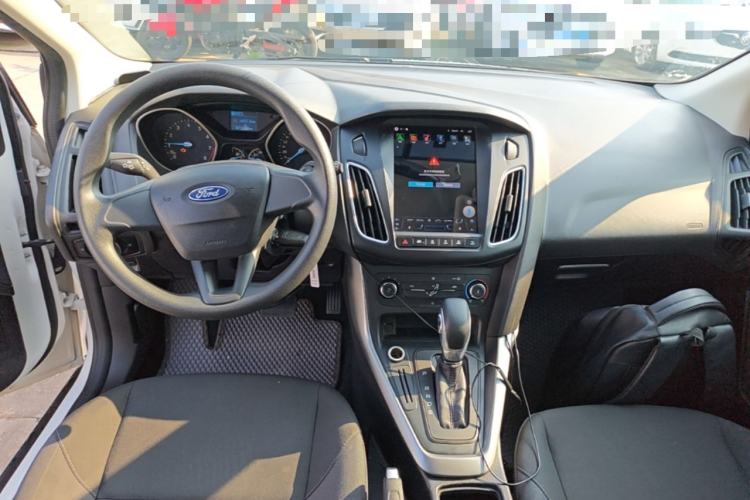 Used Ford Focus 2015 Hatchback 1.6L Automatic Comfort Model Center Console