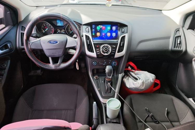 Used Ford Focus 2015 Hatchback 1.6L Automatic Comfort Model Center Console