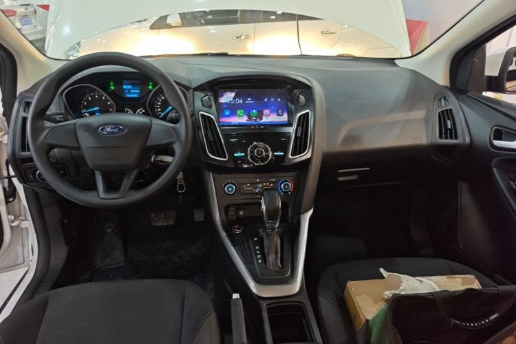 Used Ford Focus 2015 Hatchback 1.6L Automatic Comfort Model Center Console