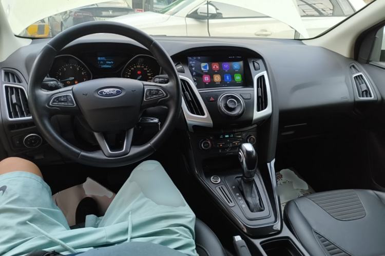 Used Ford Focus 2015 Sedan 1.6L Automatic Trend Model Center Console