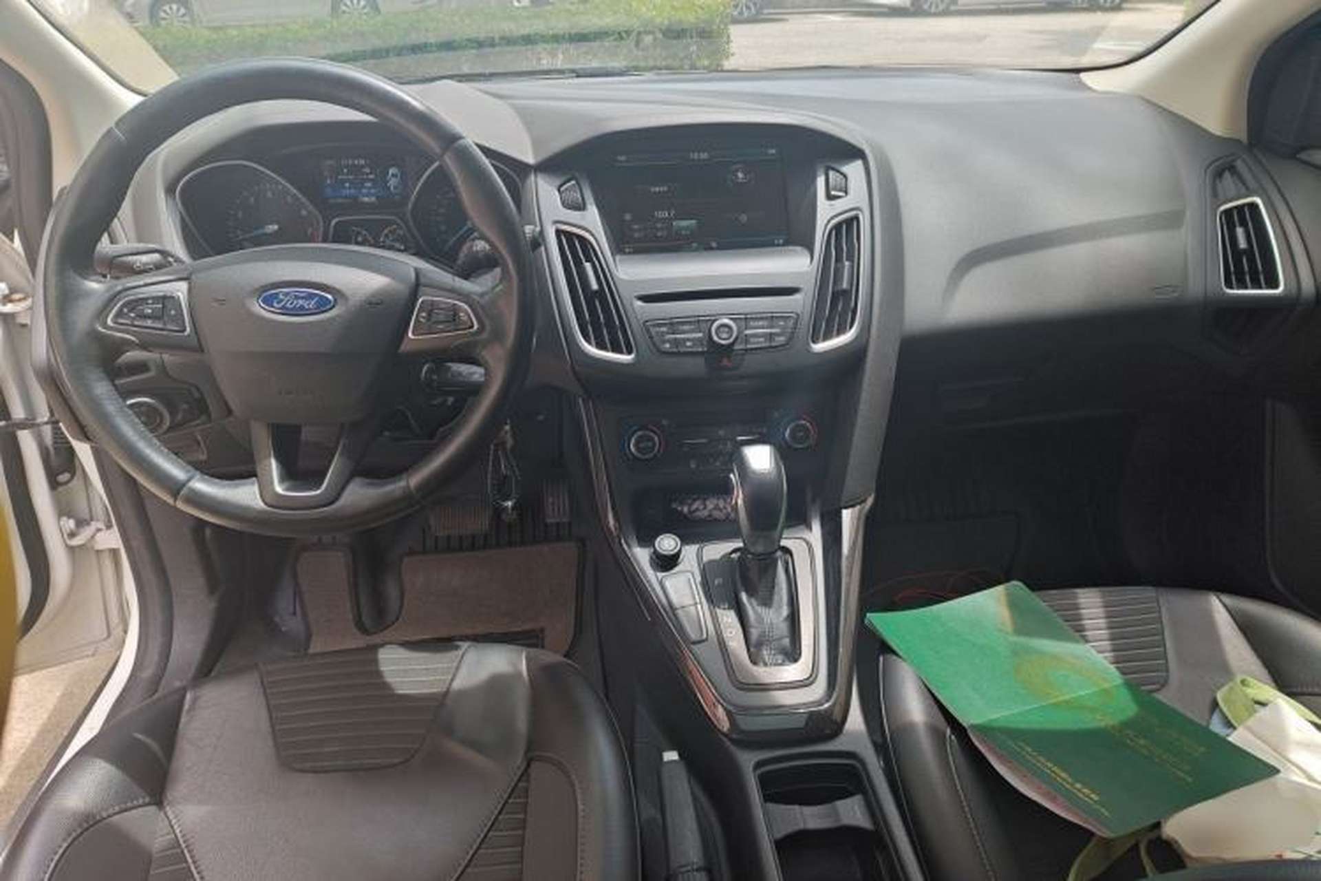 Used Ford Focus 2015 Hatchback EcoBoost 180 Automatic Elite Model Center Console