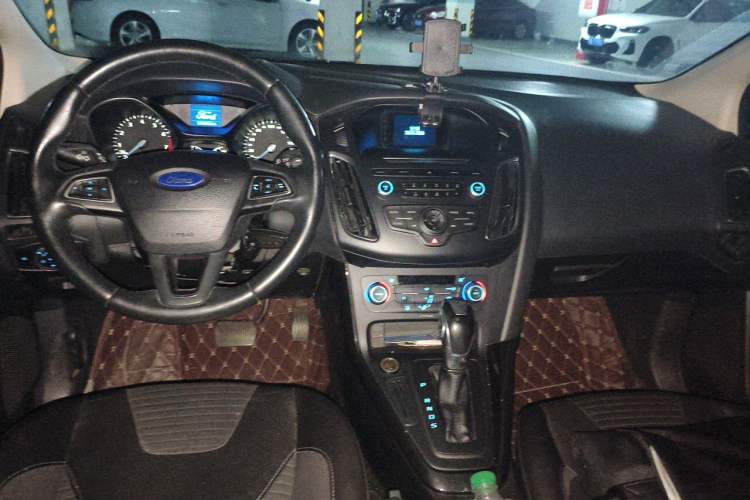 Used Ford Focus 2015 Sedan 1.6L Automatic Trend Model Center Console