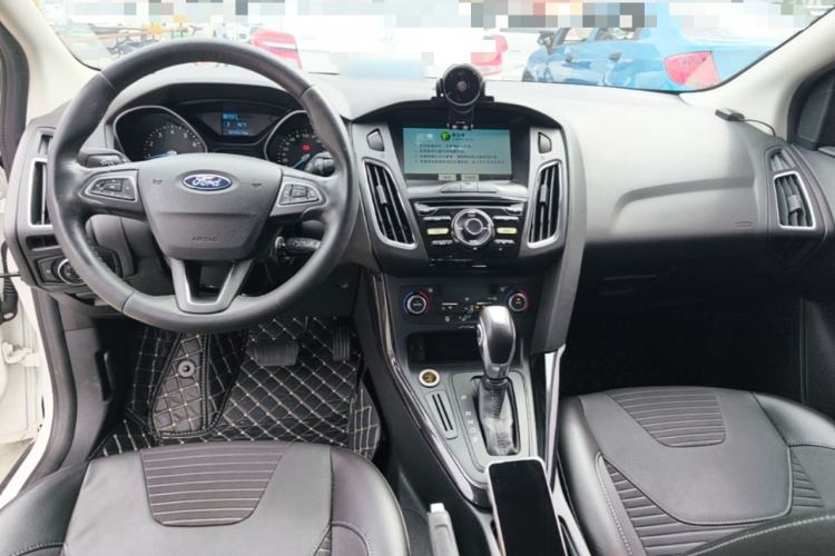 Used Ford Focus 2015 Sedan 1.6L Automatic Trend Model Center Console