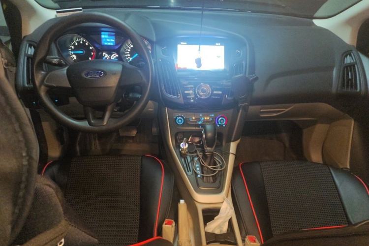 Used Ford Focus 2015 Sedan 1.6L Automatic Comfort Model Center Console